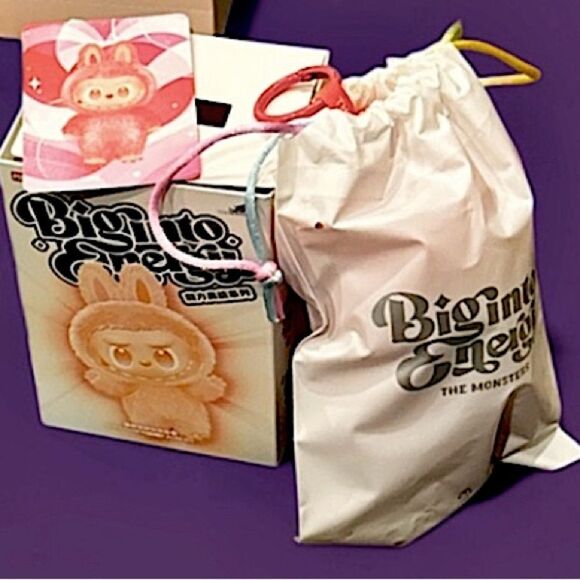 Labubu Big Into Energy - Love - Picture 13 of 16